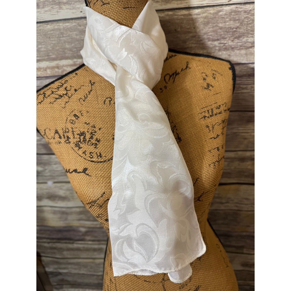 Natori White Jacquard Damask Oblong Scarf Made in Italy Silky Floral Scroll